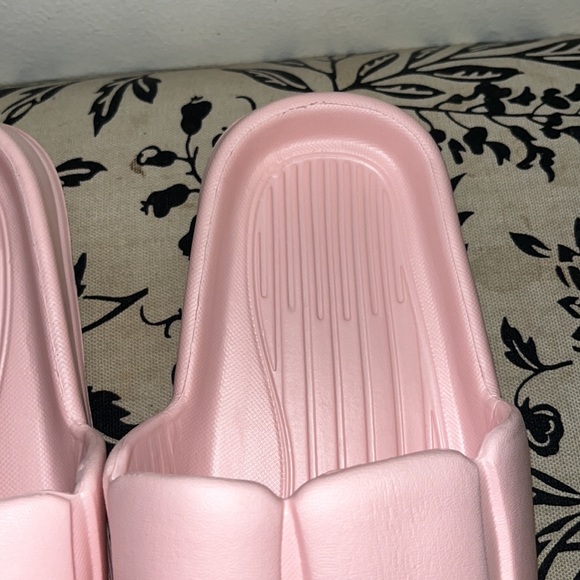 EVA Foam lite Slide New Pink Brick Pattern Comfortable Shower Slide - Picture 5 of 15